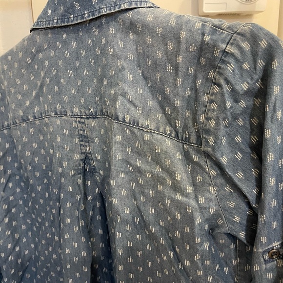 Chambray top, Jean top, button down - Picture 3 of 3